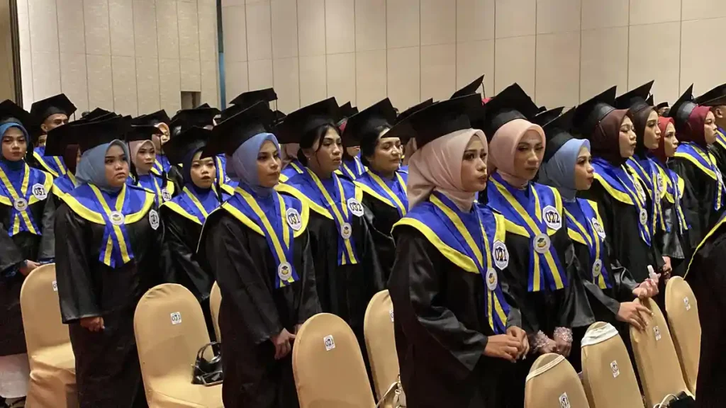 2026-05-13-Potret-lulusan-Stikes-Gunung-Sari-mengikuti-prosesi-wisuda